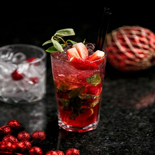 strawberry mojito with ice table 140725 5490